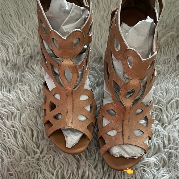 ‼️SOLD‼️ - Picture 3 of 4